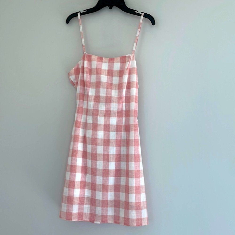 Peachy link and white gingham linen dress from Aqua, sz XS. Darling bow back.